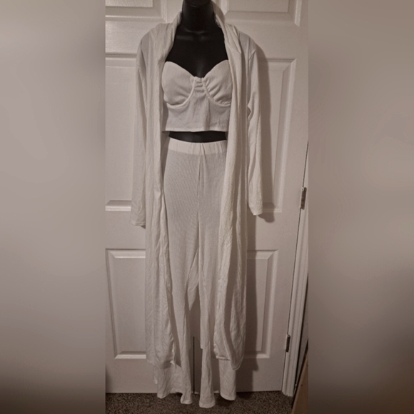 White Ribbed 3 Piece Set - Picture 10 of 16